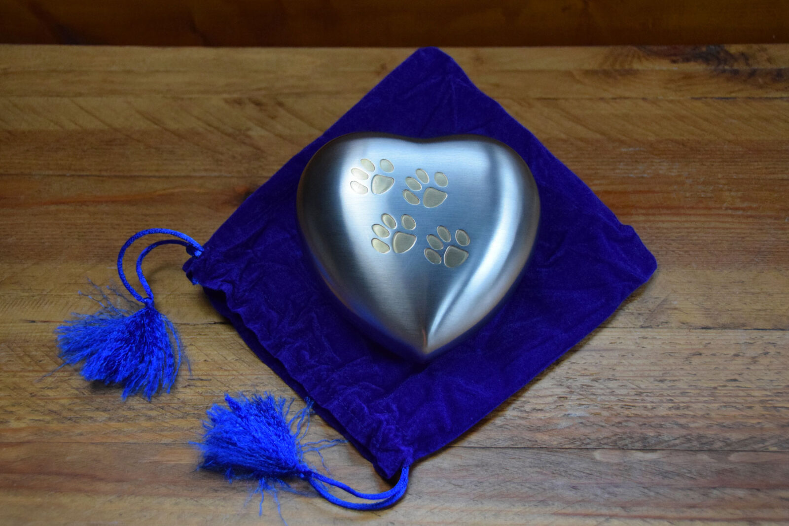 Heart urn